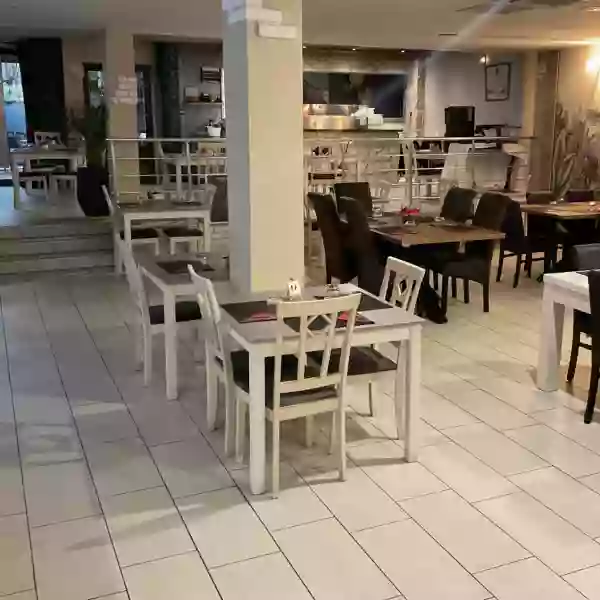 Repas de groupe - Mezzaluna - restaurant MONTALIEU-VERCIEU - meilleur resto MONTALIEU-VERCIEU